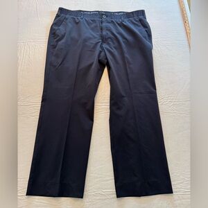 EUC Under Armour Men's Black Straight-Leg Performance Pants 44X30